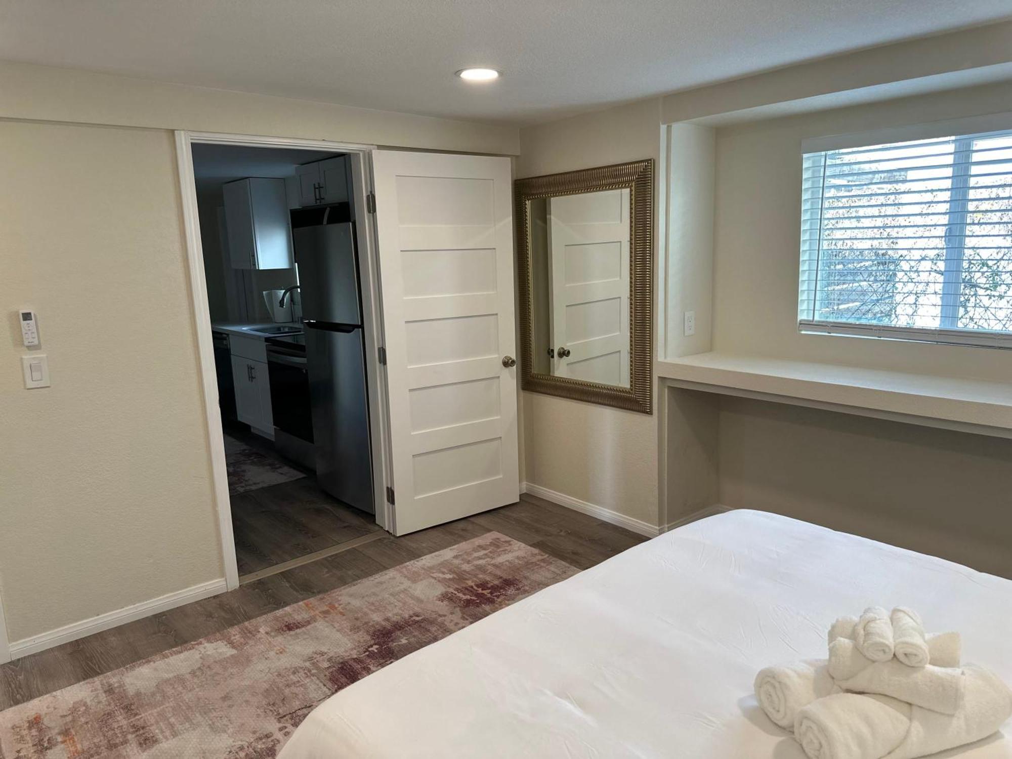 Walking Distance To Little Italy Holiday home